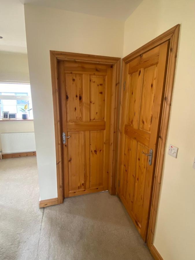 Town Villa With Charming Garden, Bbq Area & Sleeps 6 Cashel  Exterior photo