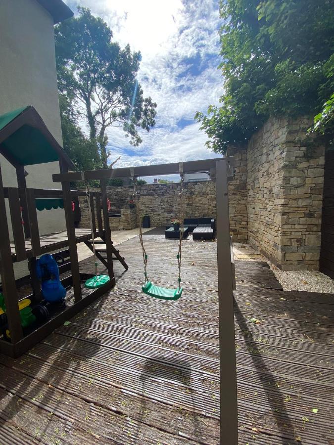 Town Villa With Charming Garden, Bbq Area & Sleeps 6 Cashel  Exterior photo